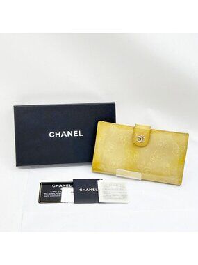 Chanel Kiss Lock Wallet Camellia Enamel Box with Card and Beige